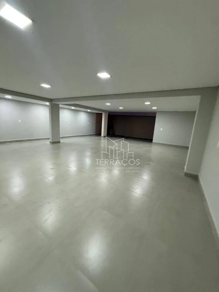 Casa, 3 quartos, 245 m² - Foto 1