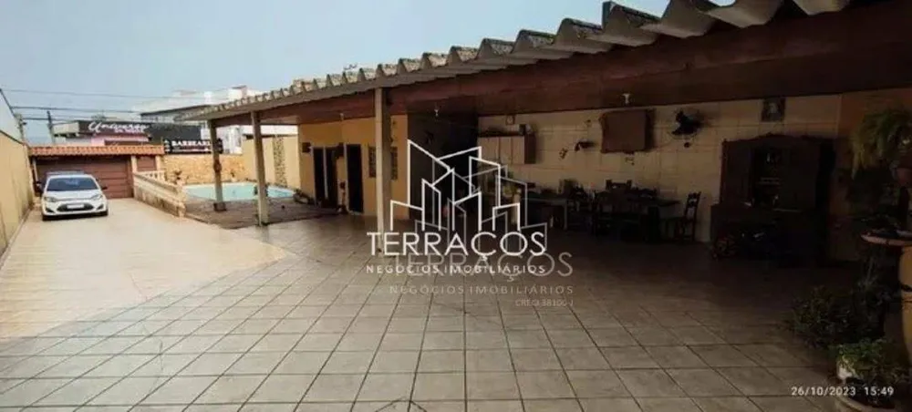Casa, 4 quartos, 226 m² - Foto 1
