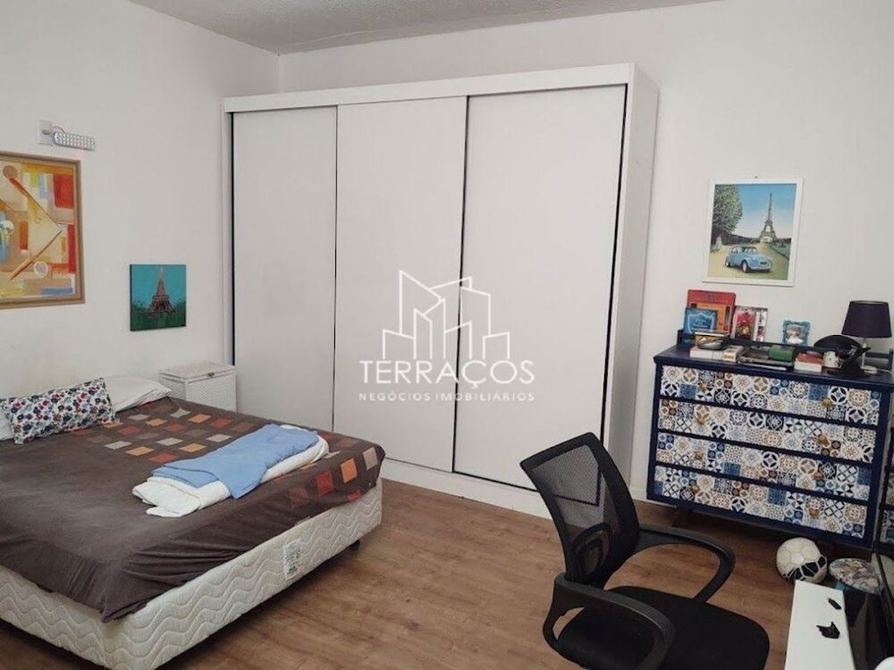 Casa, 3 quartos, 250 m² - Foto 1