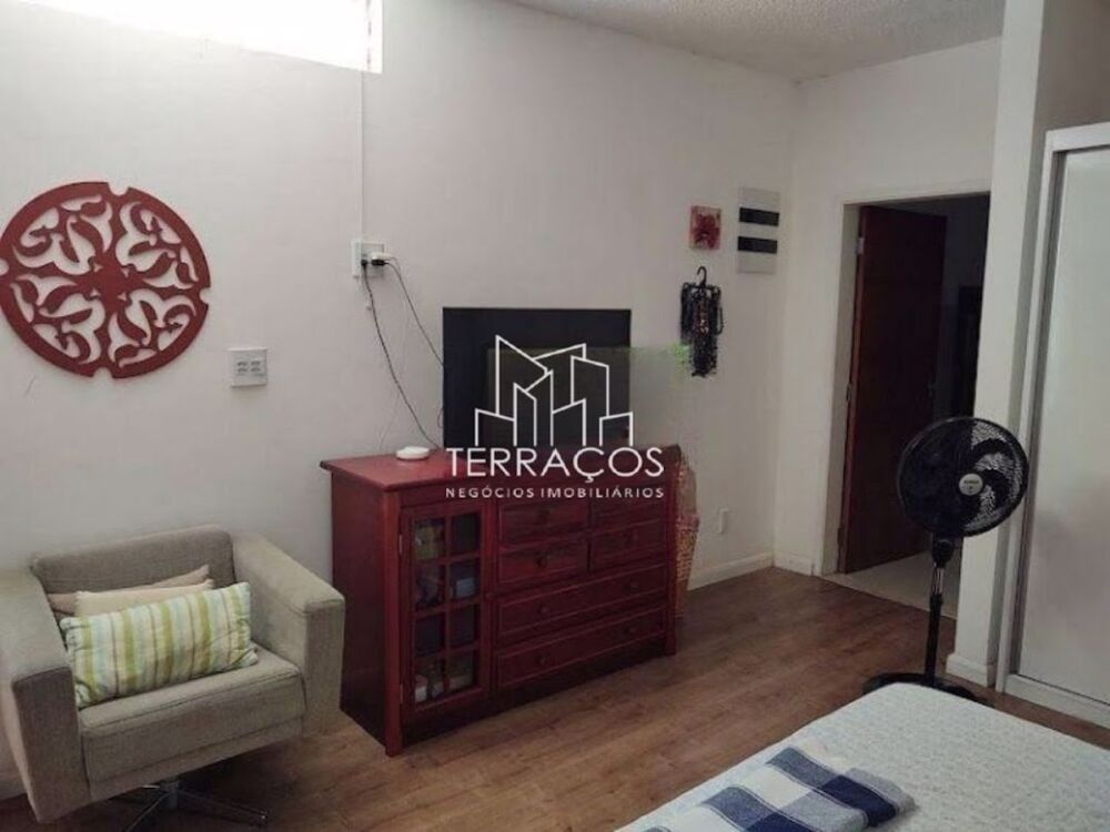 Casa, 3 quartos, 250 m² - Foto 2