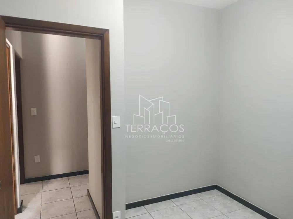 Casa, 4 quartos, 237 m² - Foto 1