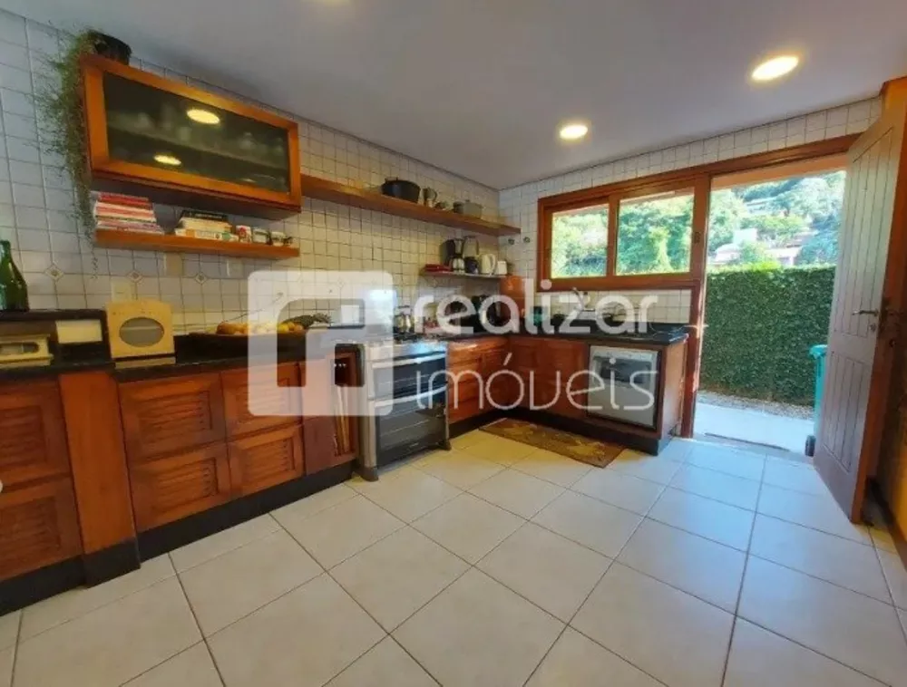 Casa, 3 quartos, 265 m² - Foto 1