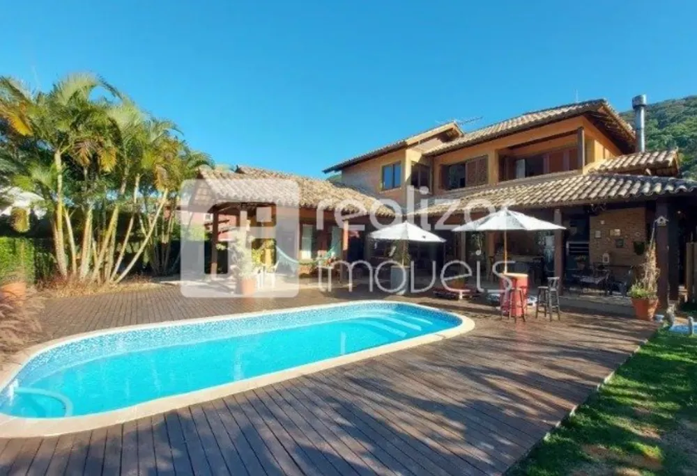 Casa, 3 quartos, 265 m² - Foto 1