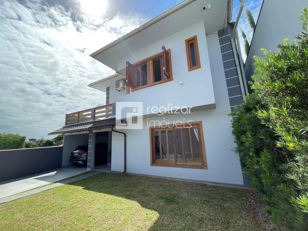Casa, 3 quartos, 197 m² - Foto 1