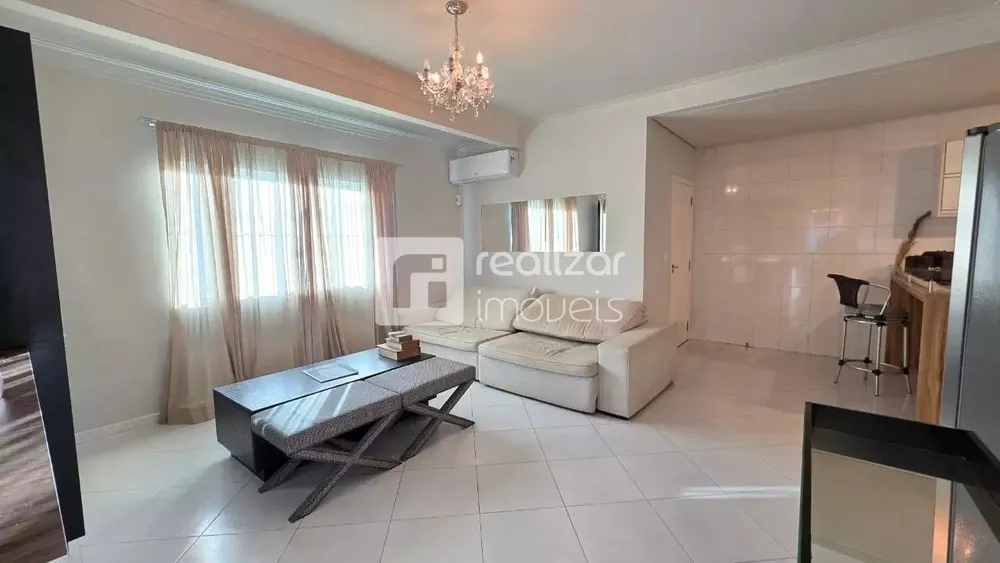 Casa, 4 quartos, 328 m² - Foto 1
