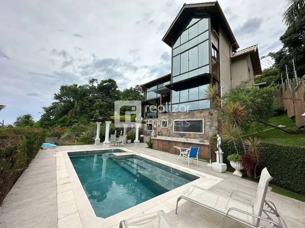 Casa, 4 quartos, 213 m² - Foto 1