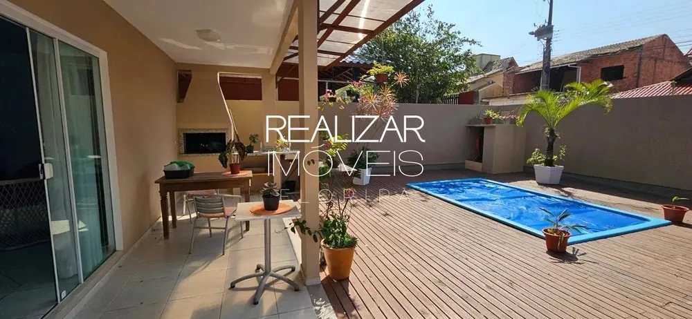 Casa, 3 quartos, 272 m² - Foto 1