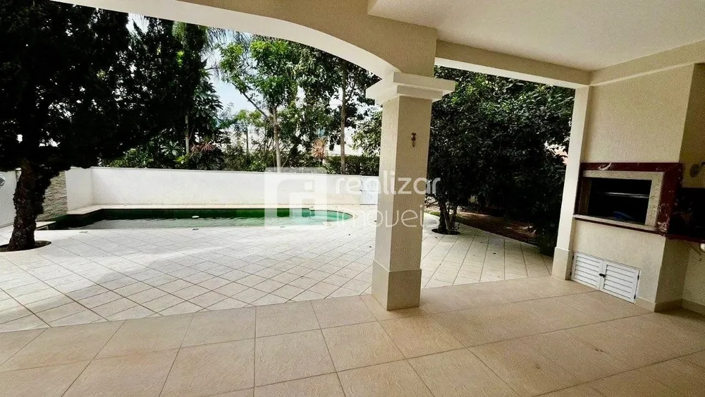 Casa, 4 quartos, 365 m² - Foto 1