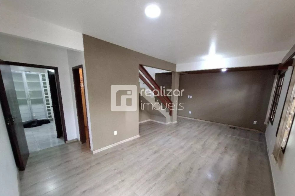 Casa, 4 quartos, 320 m² - Foto 1