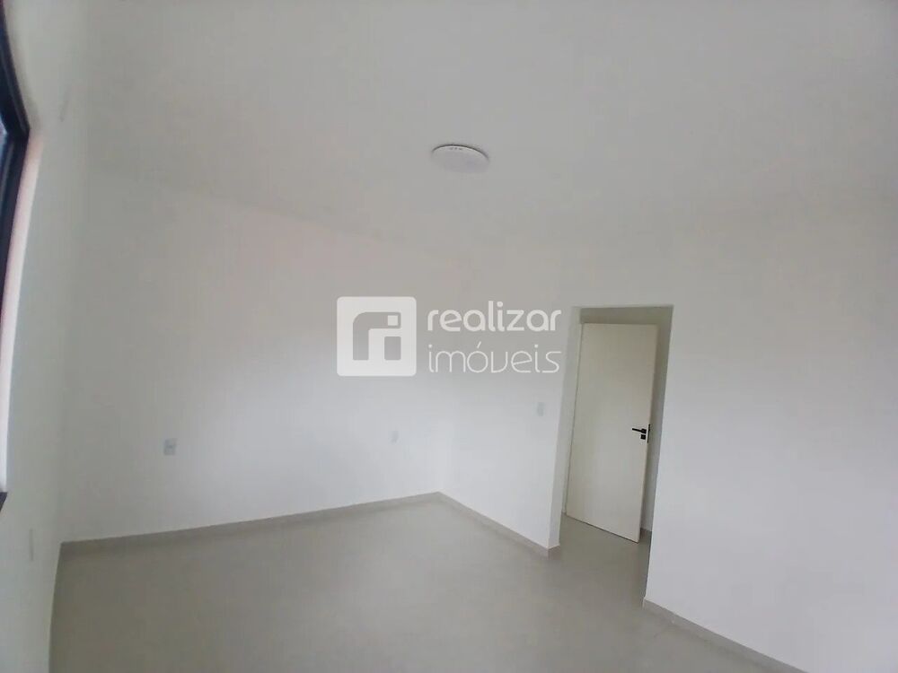 Casa para alugar com 2 quartos, 100m² - Foto 4