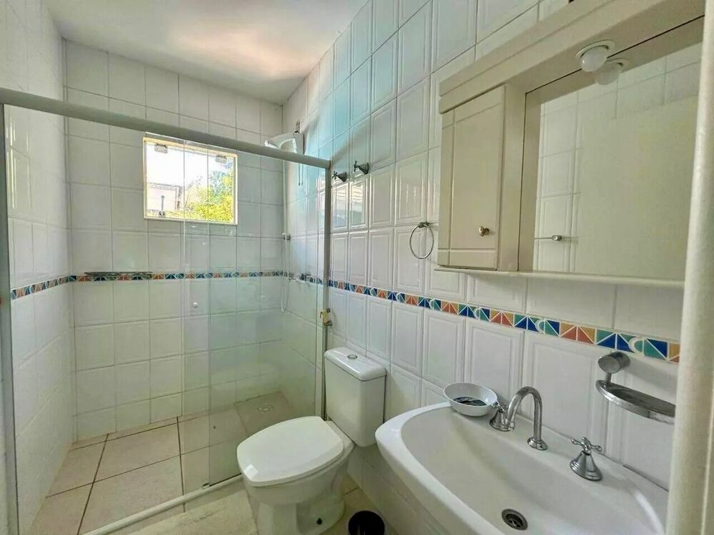 Casa para alugar com 5 quartos, 220m² - Foto 2