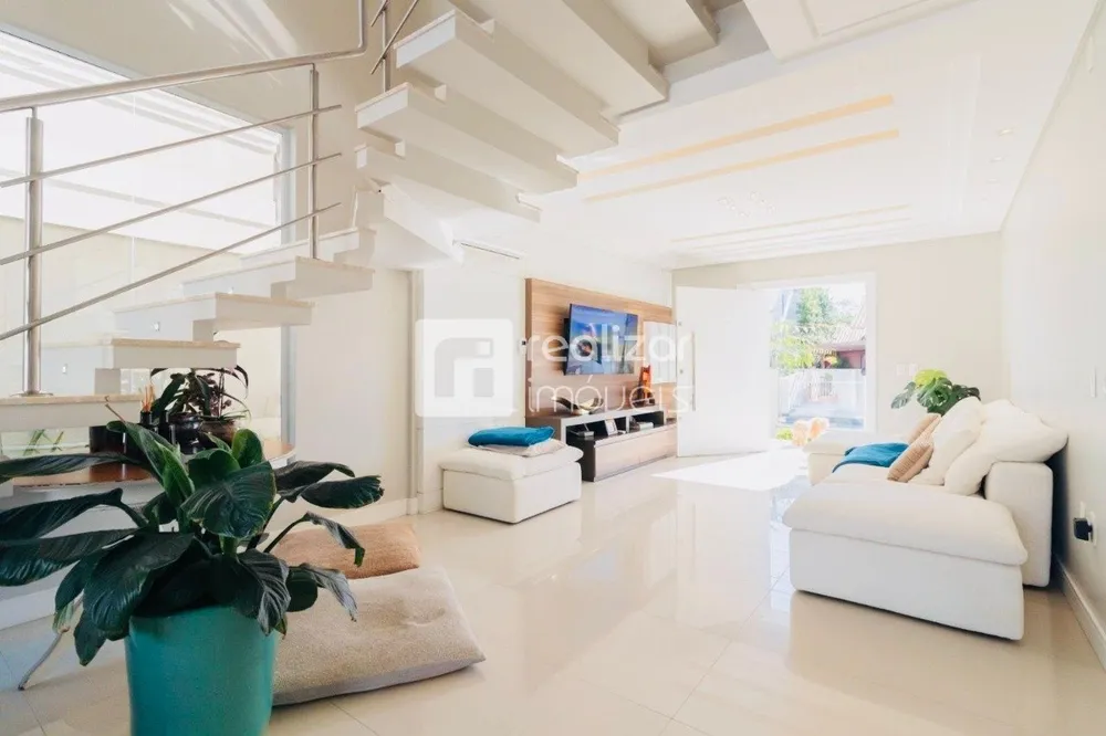Casa, 4 quartos, 360 m² - Foto 1