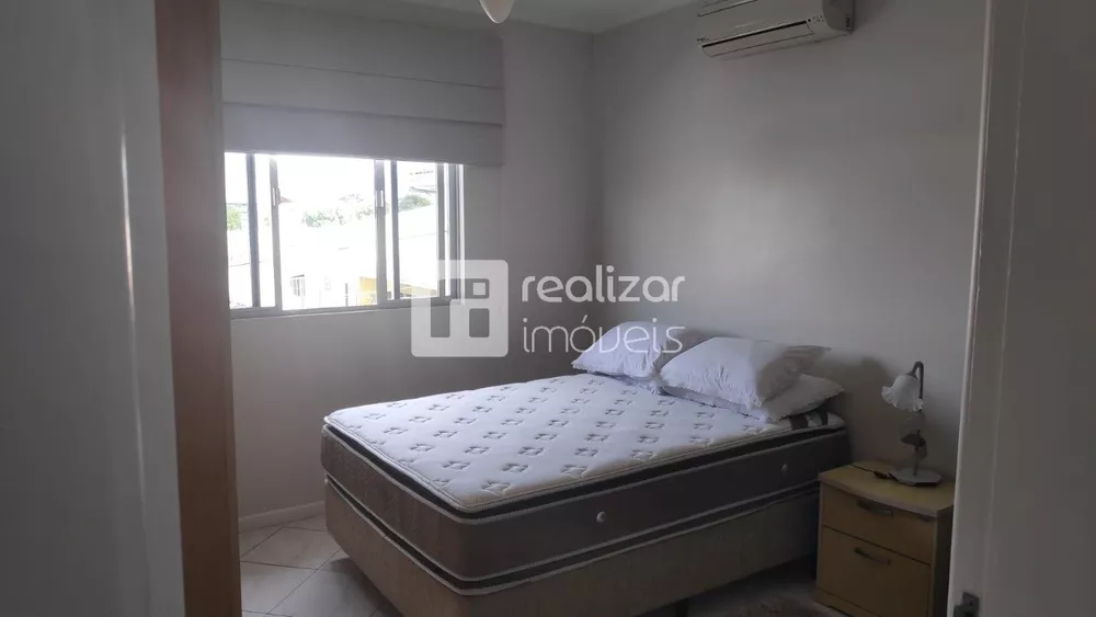 Casa, 3 quartos, 240 m² - Foto 1