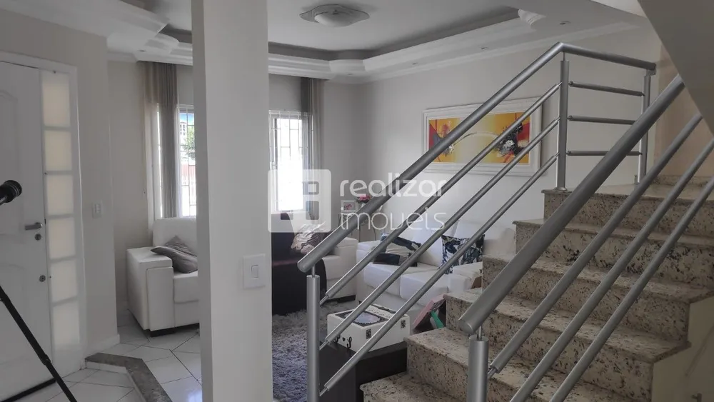 Casa, 3 quartos, 240 m² - Foto 2