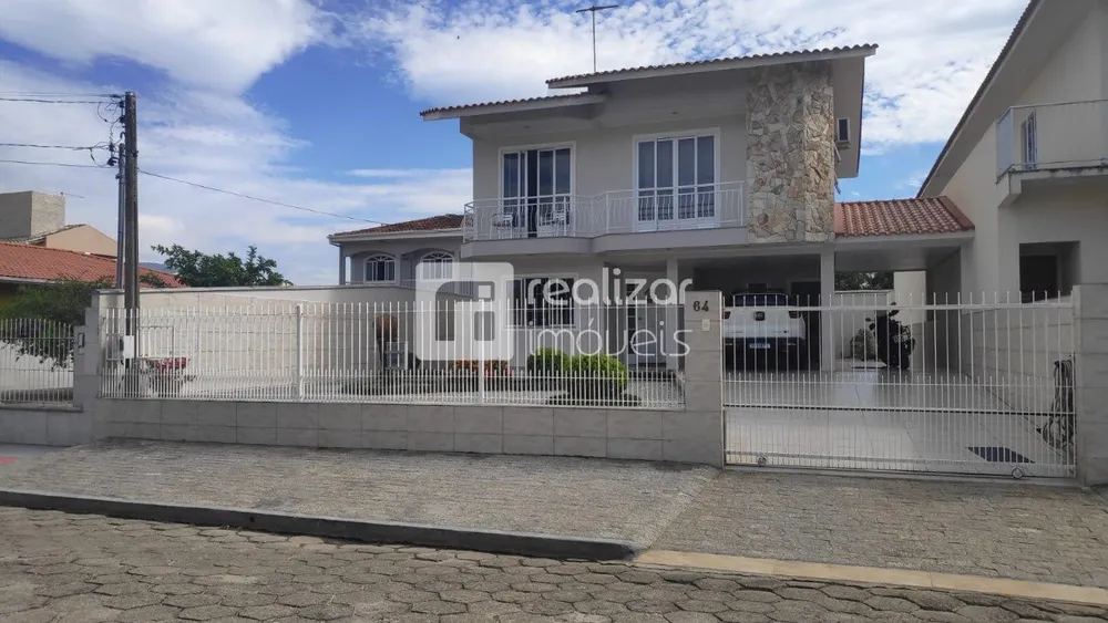 Casa, 3 quartos, 240 m² - Foto 1