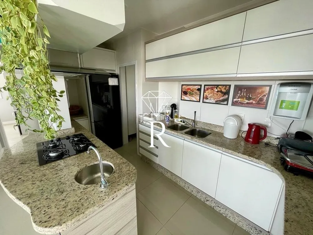 Cobertura, 3 quartos, 226 m² - Foto 3
