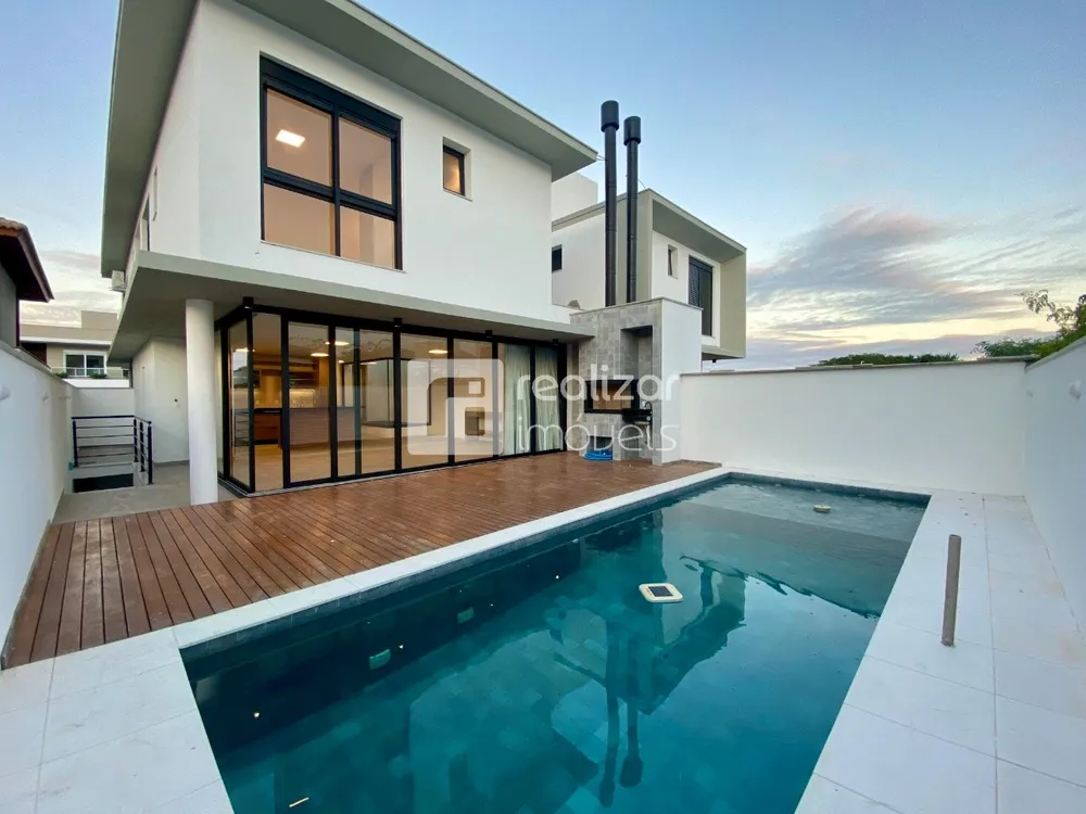 Casa, 4 quartos, 270 m² - Foto 1