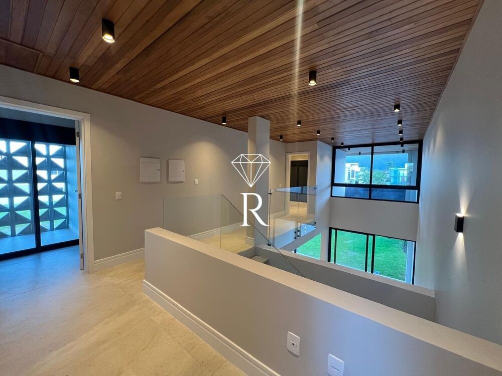 Casa, 3 quartos, 225 m² - Foto 1