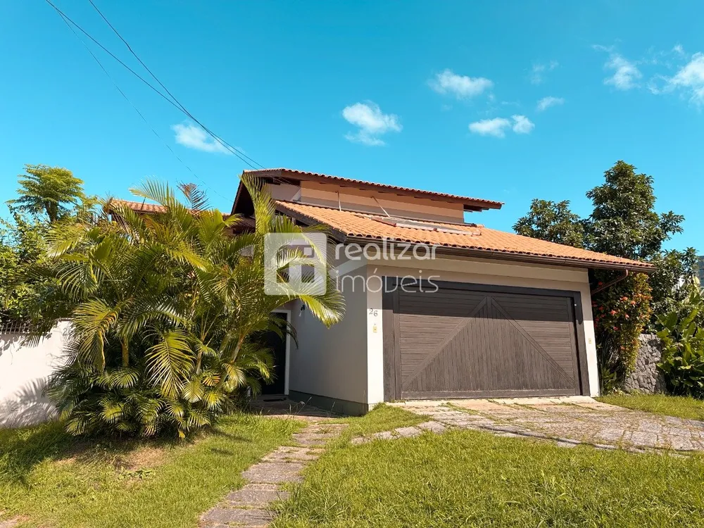 Casa, 5 quartos, 238 m² - Foto 1