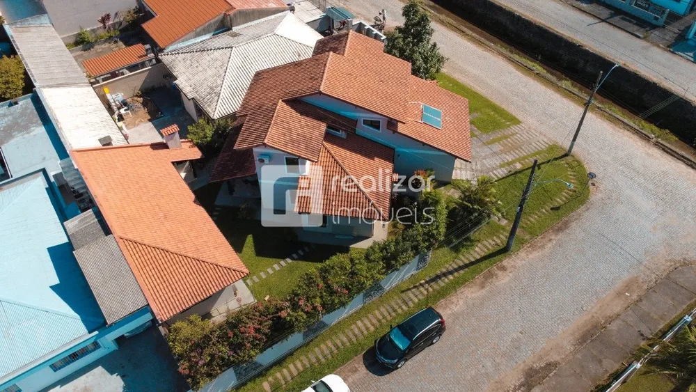 Casa, 5 quartos, 238 m² - Foto 2