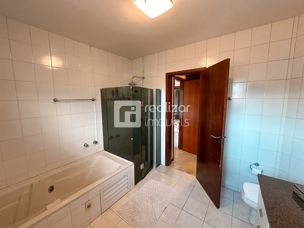 Casa, 5 quartos, 238 m² - Foto 9
