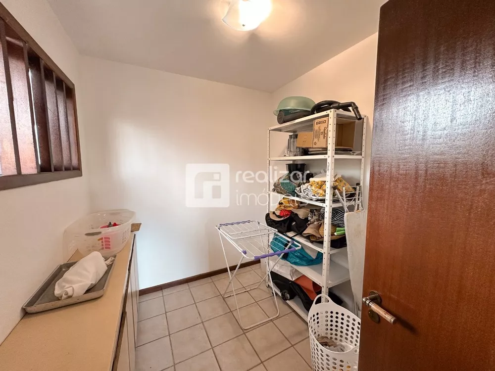 Casa, 5 quartos, 238 m² - Foto 2