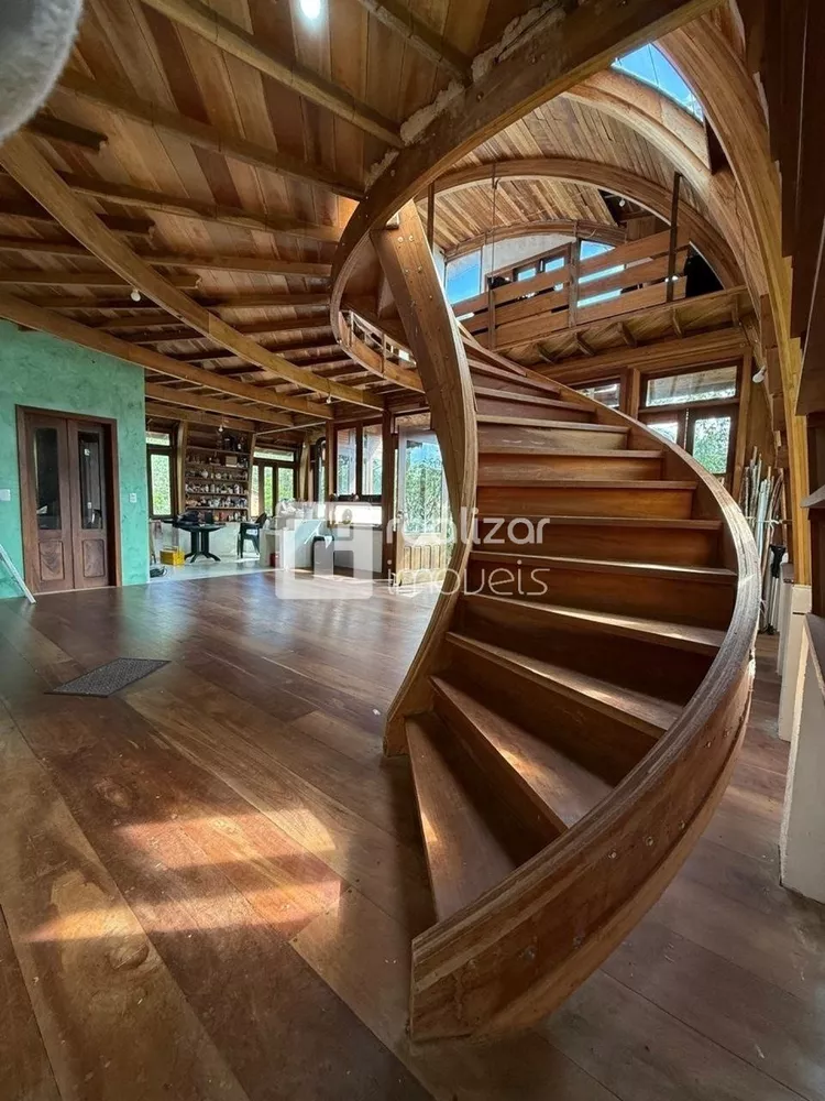 Casa, 4 quartos, 190 m² - Foto 1