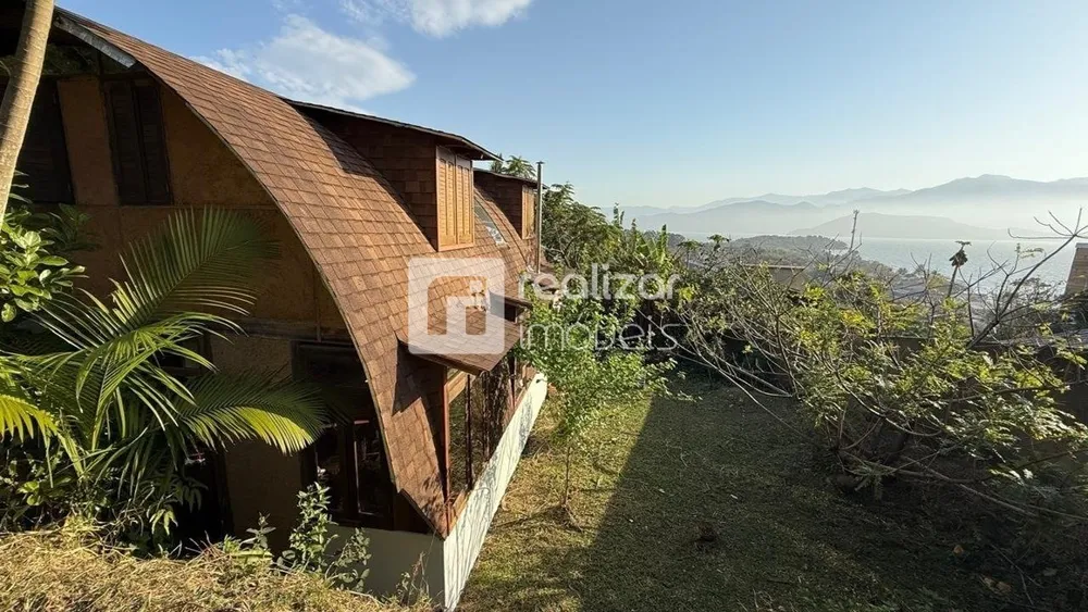Casa, 4 quartos, 190 m² - Foto 1