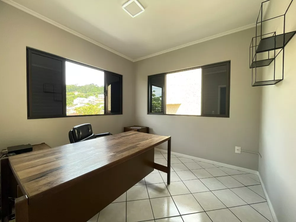 Casa, 3 quartos, 207 m² - Foto 2