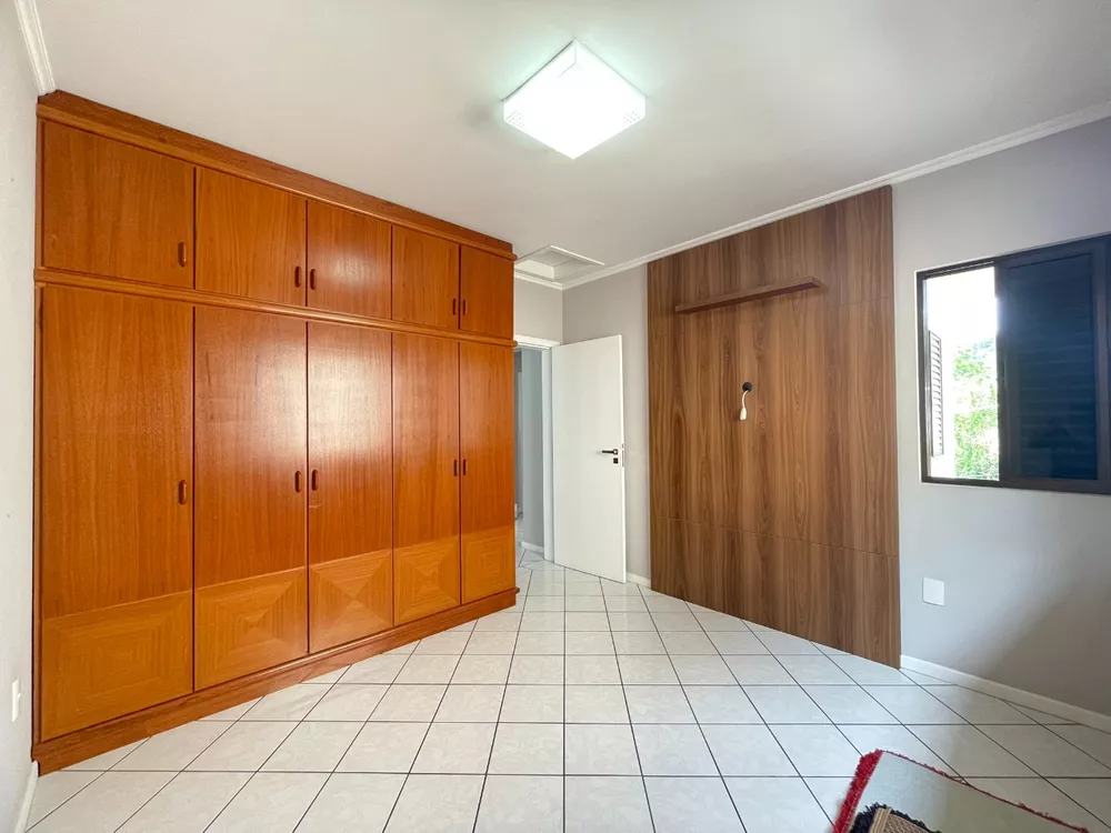 Casa, 3 quartos, 207 m² - Foto 3