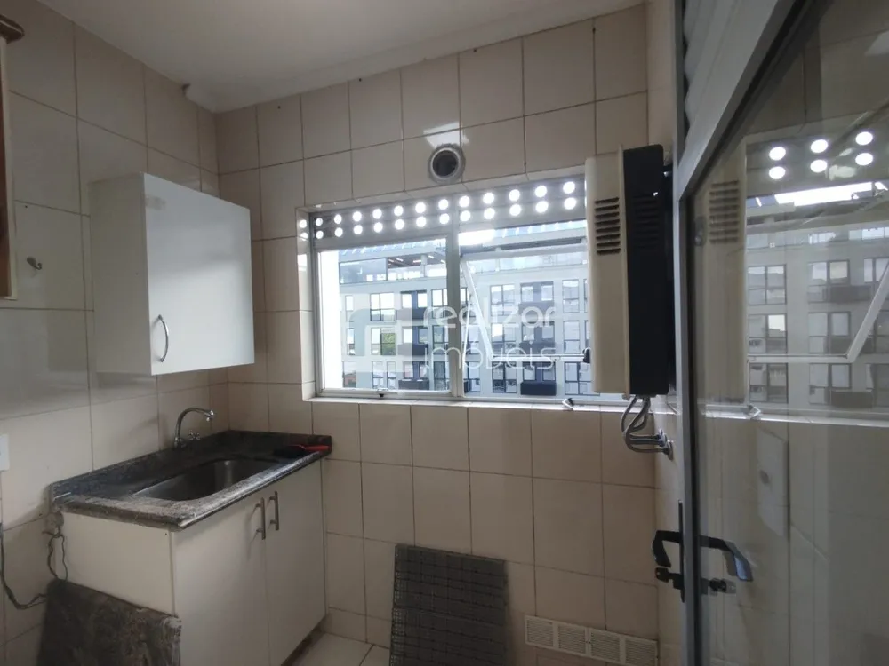 Cobertura, 3 quartos, 224 m² - Foto 2