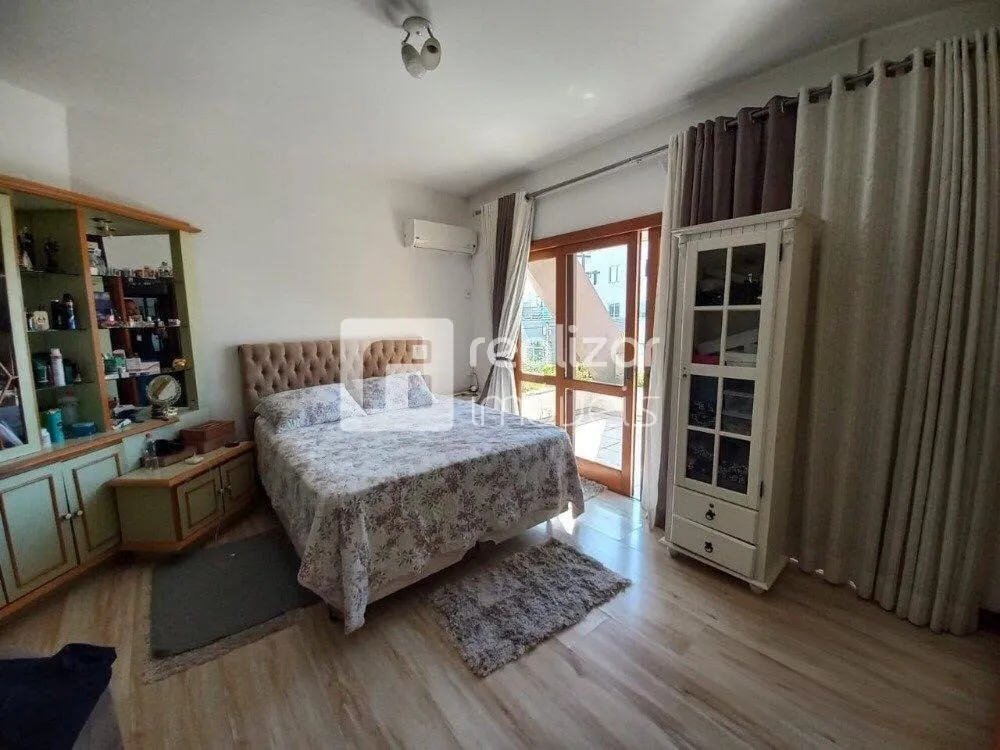 Casa, 3 quartos, 300 m² - Foto 11