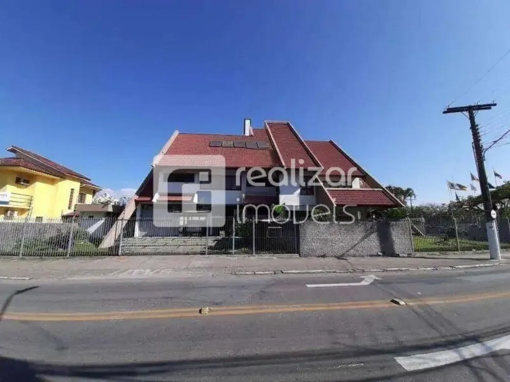 Casa, 3 quartos, 300 m² - Foto 1