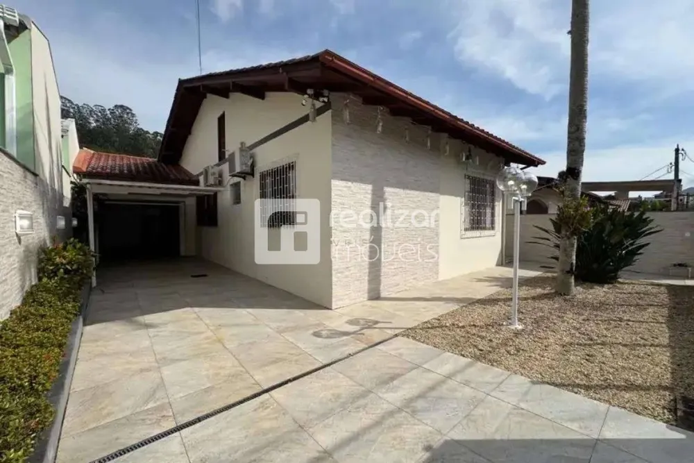 Casa, 3 quartos, 260 m² - Foto 1