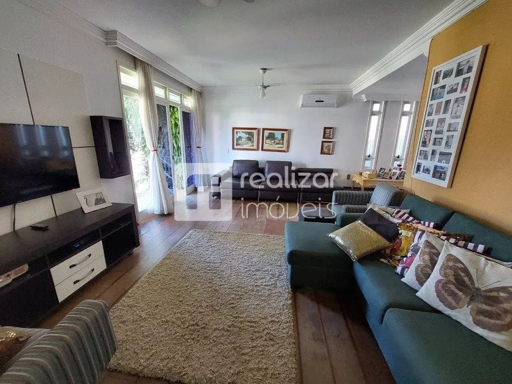 Casa, 4 quartos, 950 m² - Foto 1