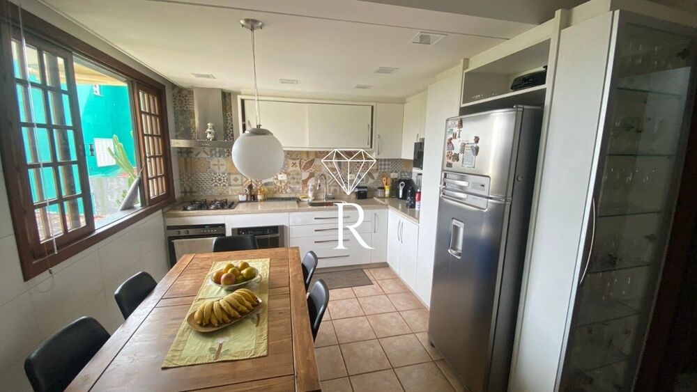 Casa à venda com 4 quartos, 260m² - Foto 4