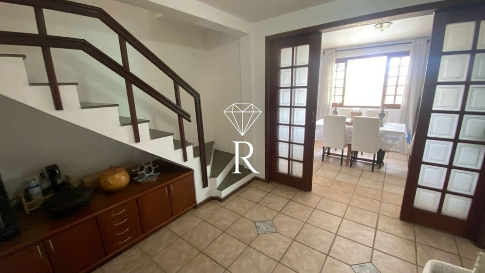 Casa à venda com 4 quartos, 260m² - Foto 7