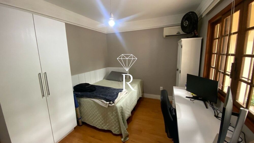 Casa à venda com 4 quartos, 260m² - Foto 6