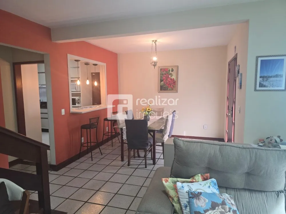 Casa, 3 quartos, 230 m² - Foto 2