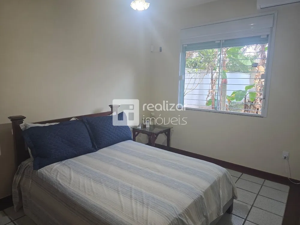 Casa, 3 quartos, 230 m² - Foto 1