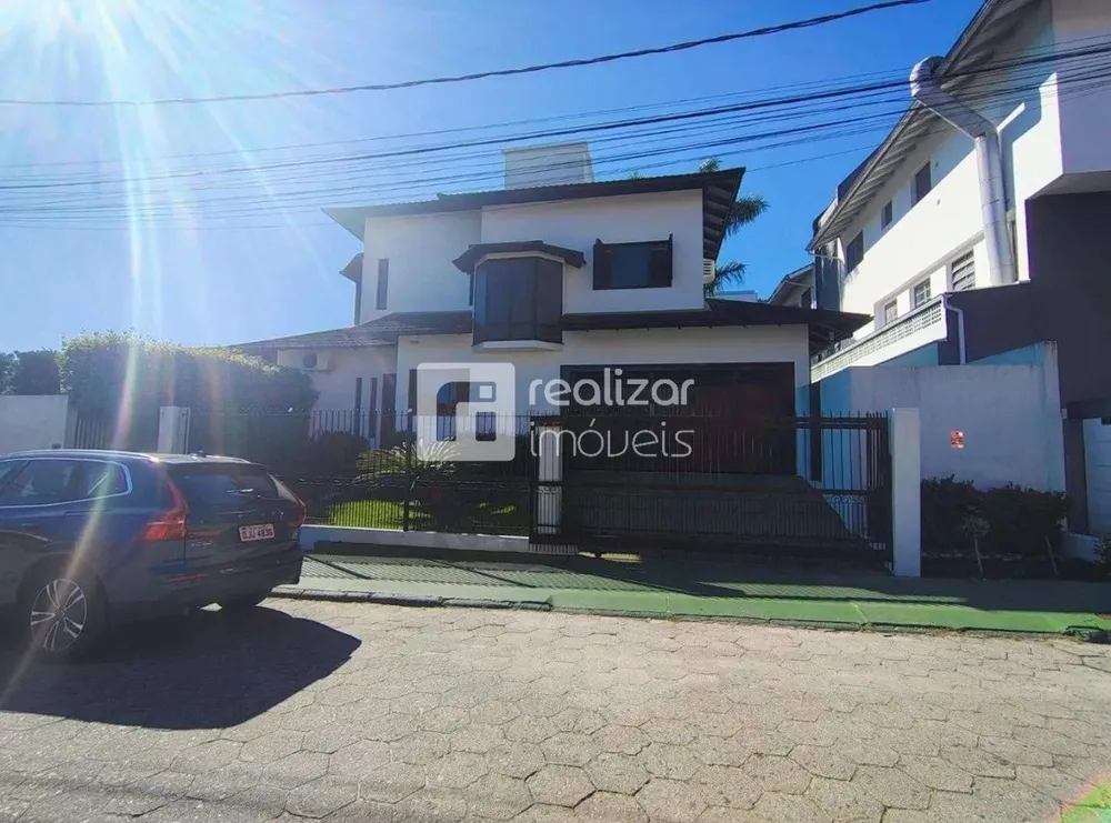Casa, 3 quartos, 300 m² - Foto 1