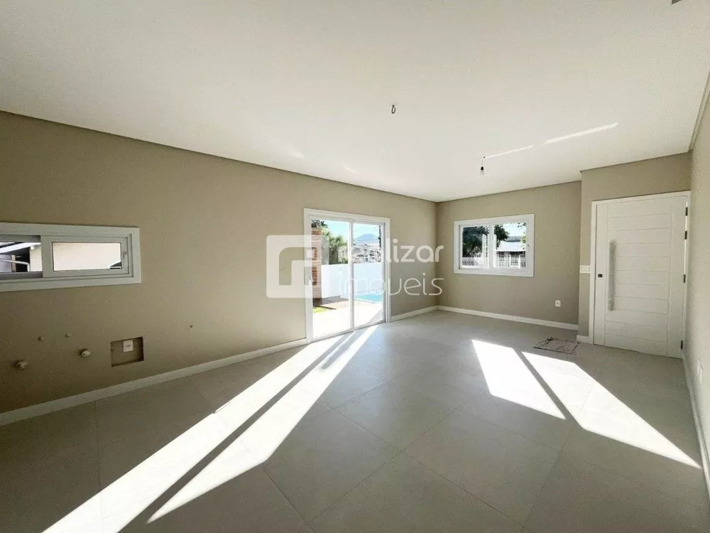 Casa, 3 quartos, 199 m² - Foto 1