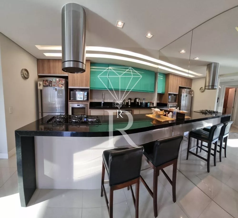 Cobertura, 3 quartos, 200 m² - Foto 1