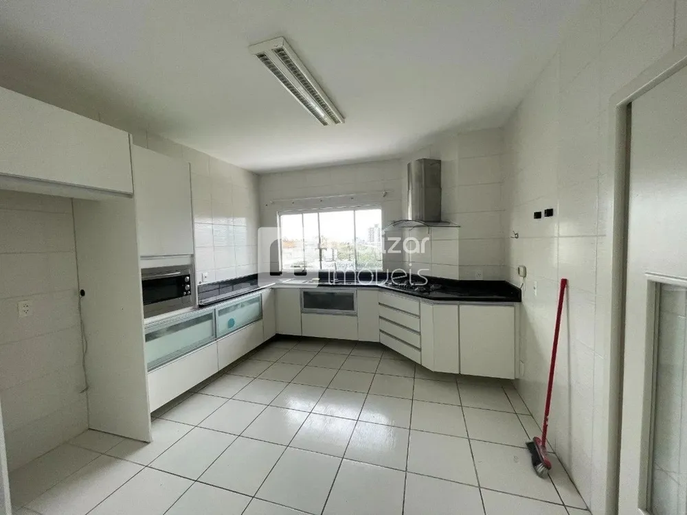 Casa, 3 quartos, 249 m² - Foto 4