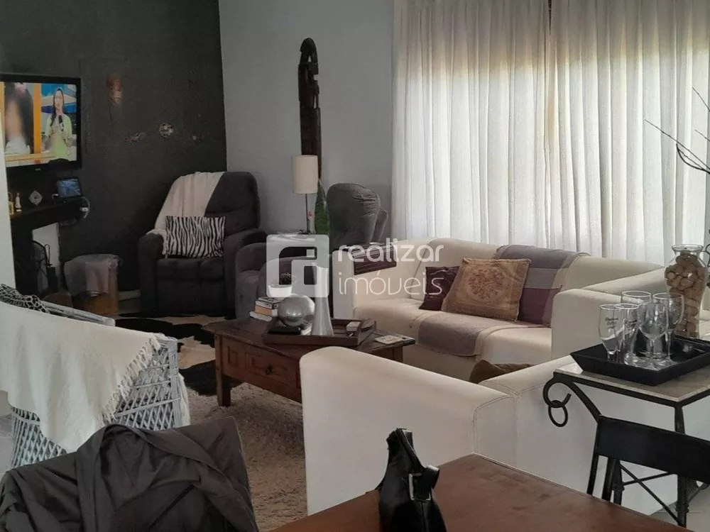 Casa, 4 quartos, 267 m² - Foto 1