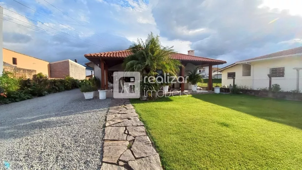 Chácara, 4 quartos, 1440 m² - Foto 1