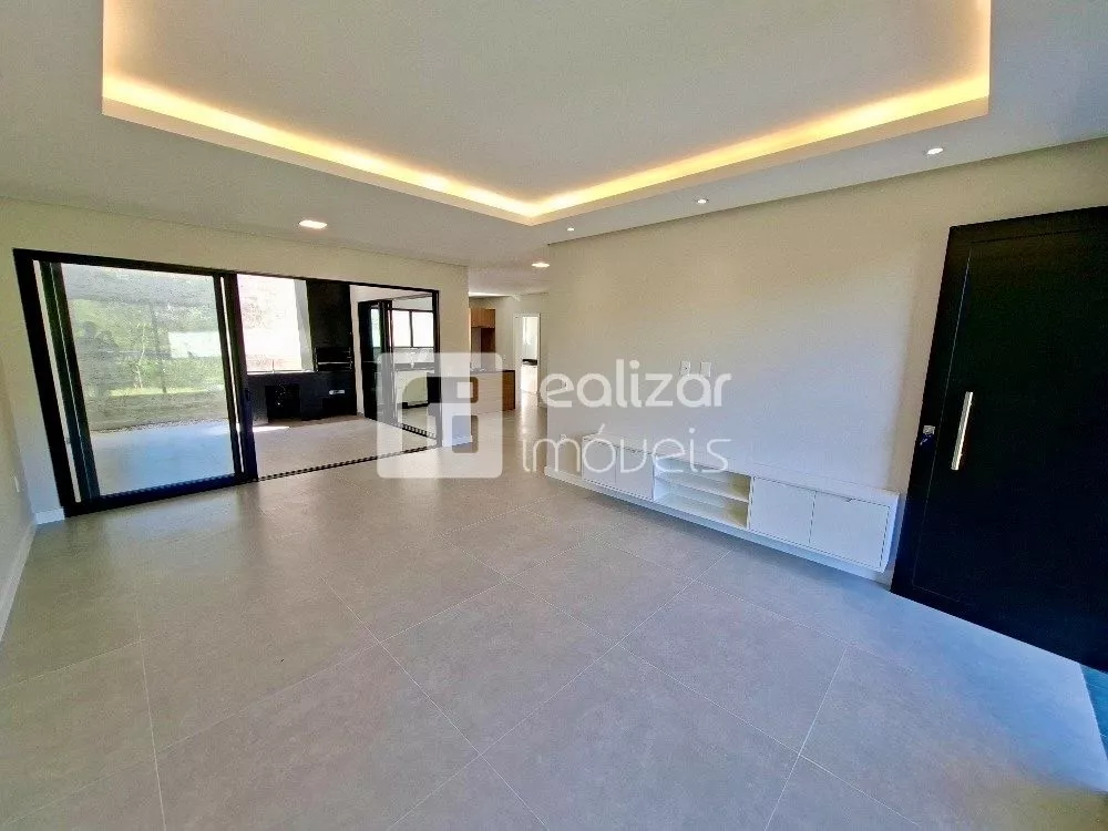 Casa, 3 quartos, 174 m² - Foto 1