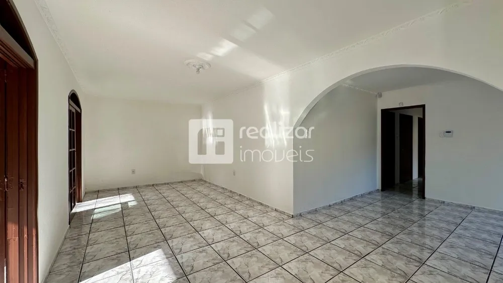 Casa, 3 quartos, 200 m² - Foto 2