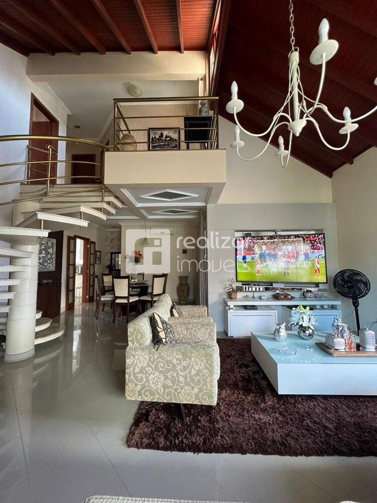 Casa à venda e aluguel com 3 quartos, 216m² - Foto 4