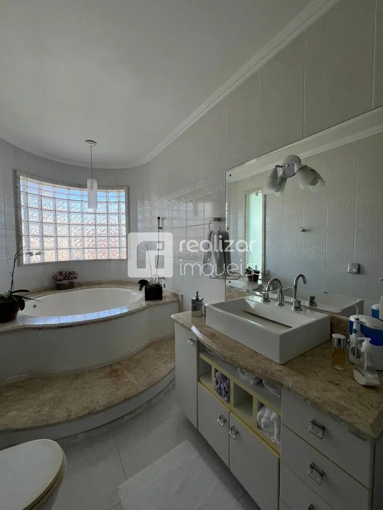 Casa, 3 quartos, 216 m² - Foto 24